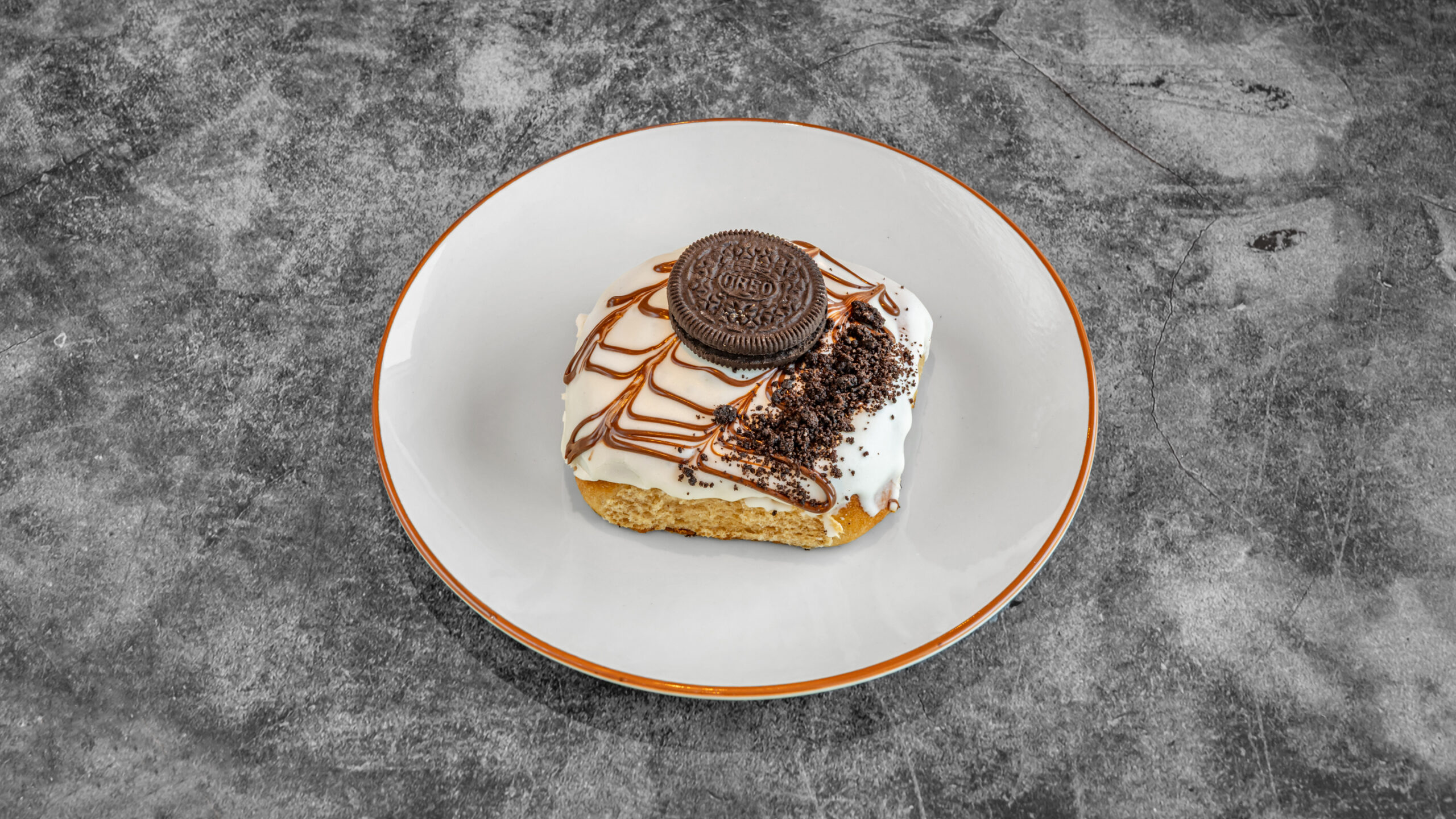 Oreo Cinnamon Bun